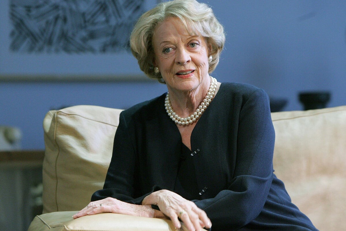 Αποχαιρετισμός στη σπουδαία Maggie Smith «Να λέτε τη γνώμη σας, ακόμα κι όταν η φωνή σας τρέμει»